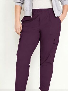 Old Navy Women's Cargo Joggers in Burgundy